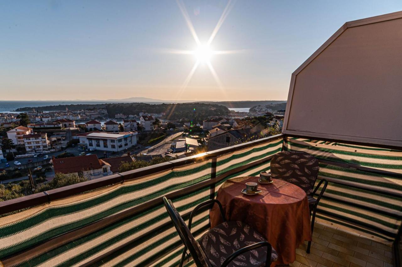 Apartment Milica Раб Экстерьер фото
