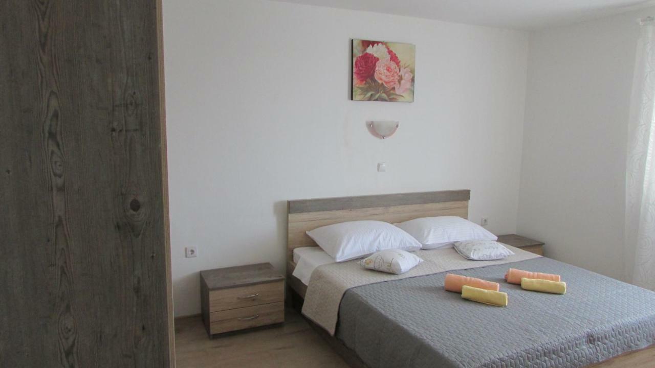 Apartment Milica Раб Экстерьер фото